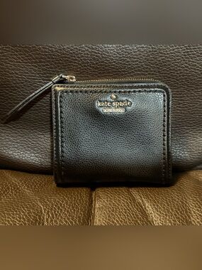 kate spade Black Pebbled Leather Zip Card Wallet